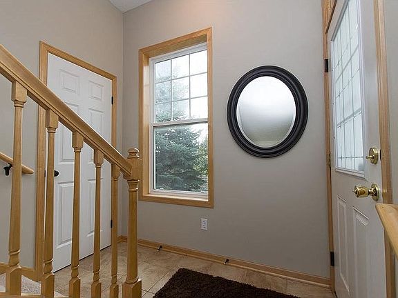 3rd image of 1662 Village Trl E Unit 6