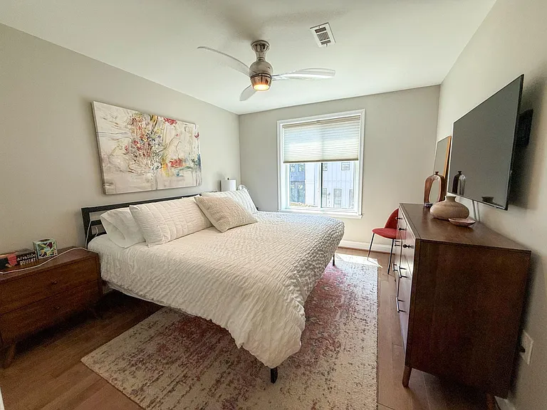 1601 N Carolina Ave NE #5 — Photo 9