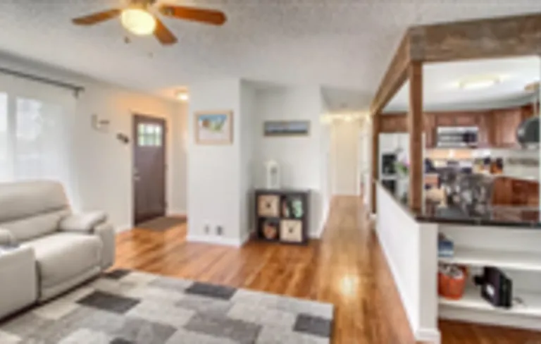 425 S Harlan St — Photo 2