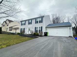 56 Chaucer Cir, Baldwinsville, NY 13027