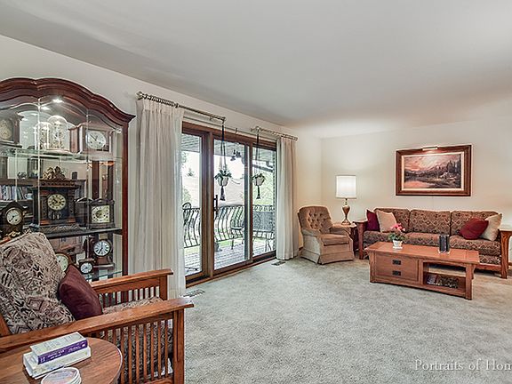 3rd image of 15622 Violet Ct