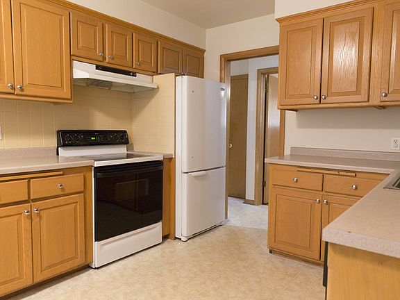 5th image of 3106 N 104th St