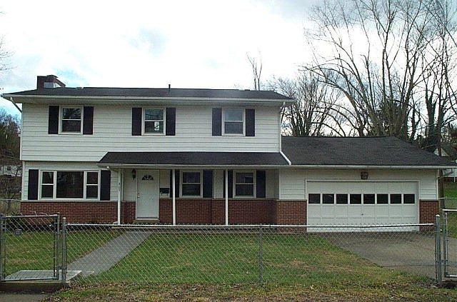 1st image of 305 W Wiseman Ave