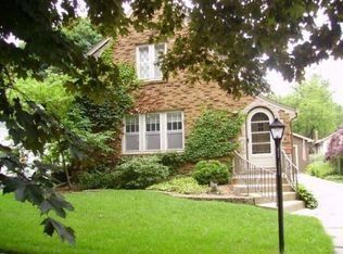 1020 Bellevue Ave, Elgin, IL 60120