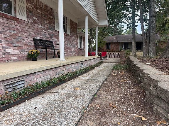 2nd image of 1309 Crest Cir