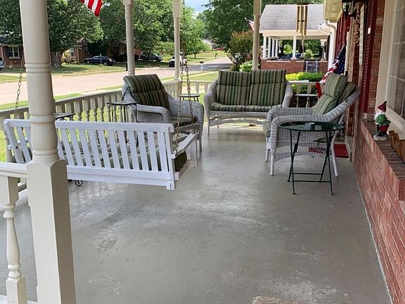 4th image of 414 Hickory Hill Dr