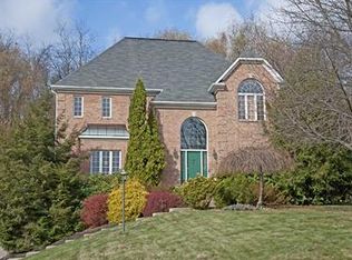 1607 Royal Oak Dr, Sewickley, PA