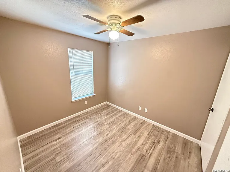 1405 Donaldson Ave #202 — Photo 9