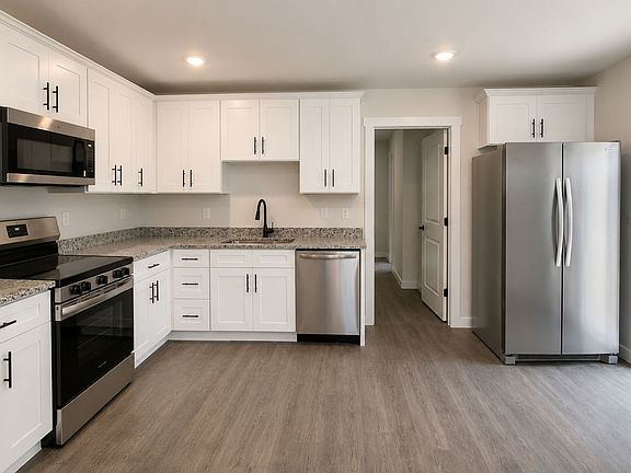 3rd image of 1050-1052 5th St NE #178