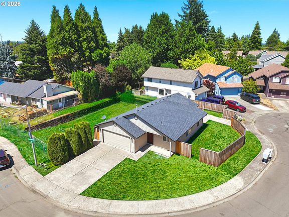 3rd image of 13010 NE 38th St
