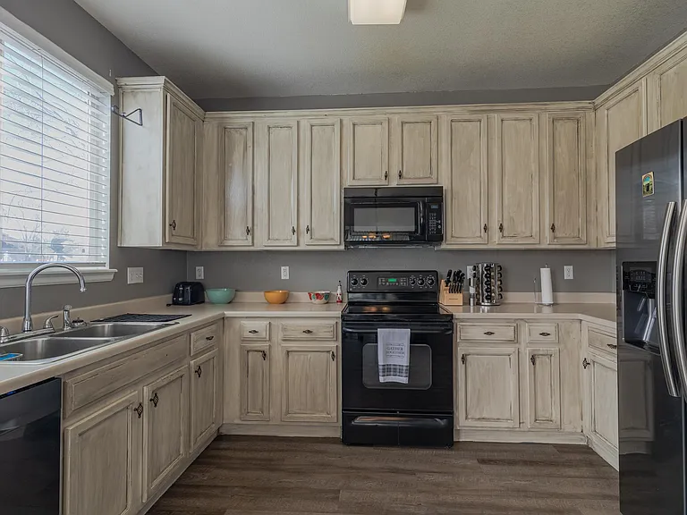 1245 S Flatrock Cir — Photo 18