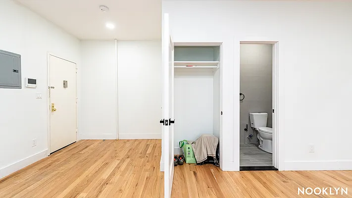 Rented by Nooklyn NYC LLC | media 9