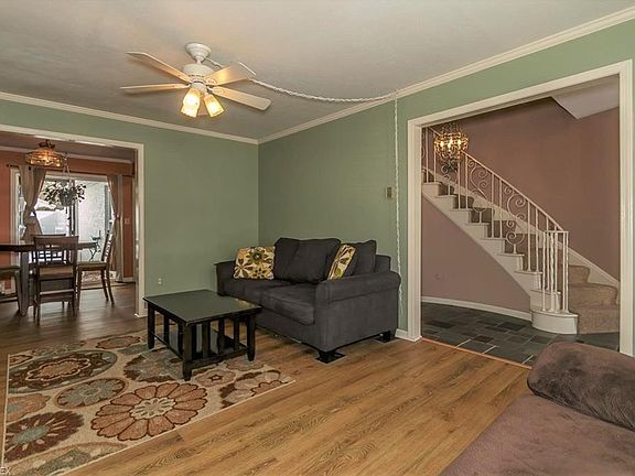 3rd image of 4 Meadowlawn Dr Unit 12