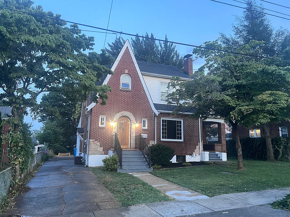 1st image of 934 Curtis Ave NW