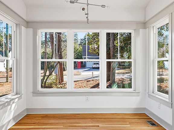 2nd image of 760 N May Street