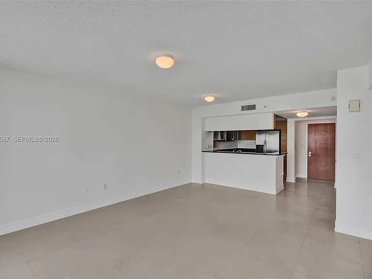 31 SE 5th St #2305 — Photo 11