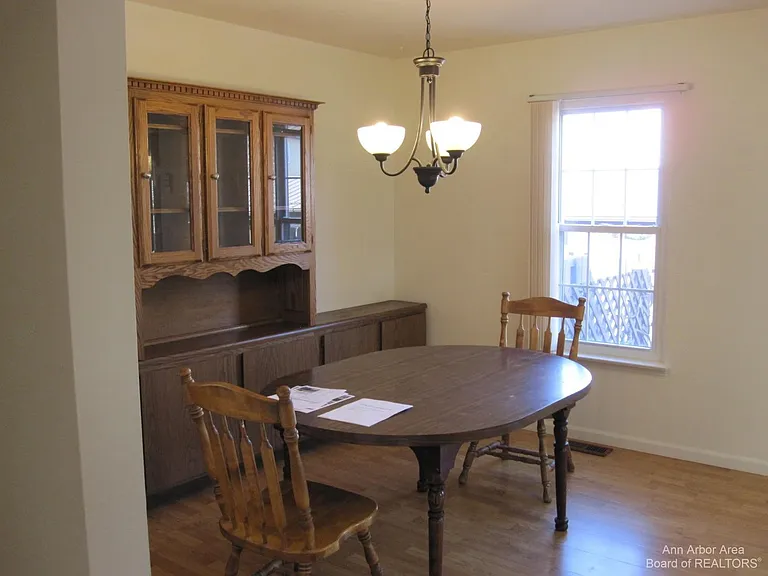 3238 Alpine Dr — Photo 8