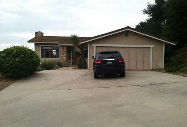1st image of 3062 Hill Valley Dr