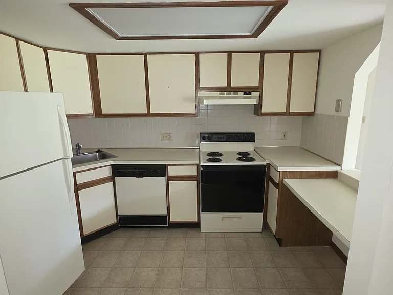 3298 Seneca St #7 — Photo 6