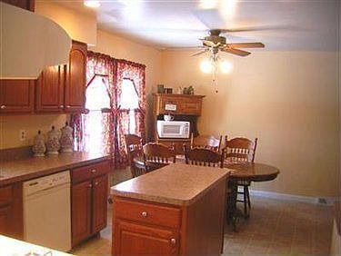 3rd image of 232 Willowbend Dr