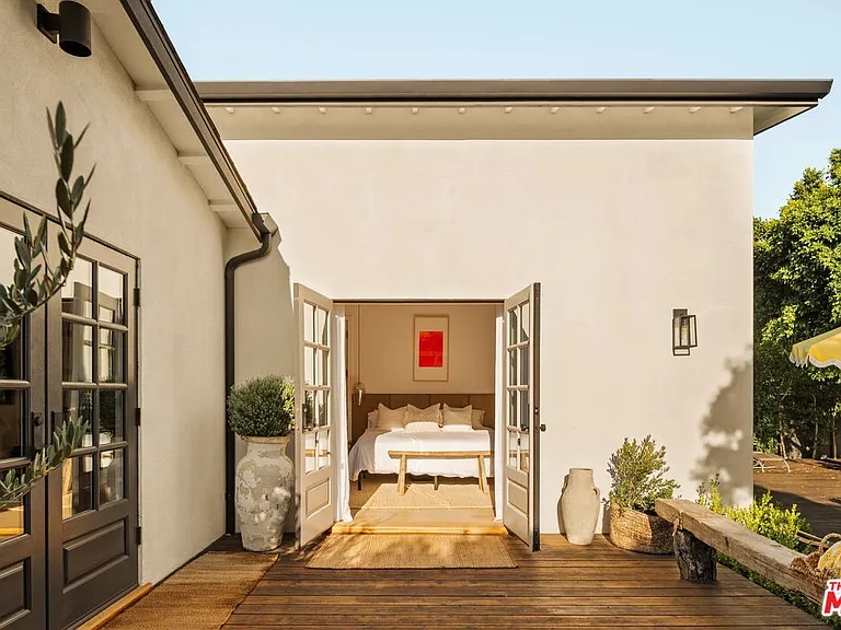 11476 La Maida St — Photo 27
