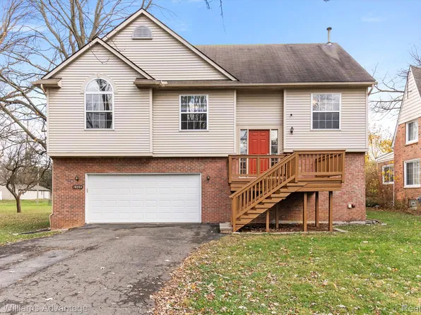 18354 Pershing St, Livonia, MI 48152