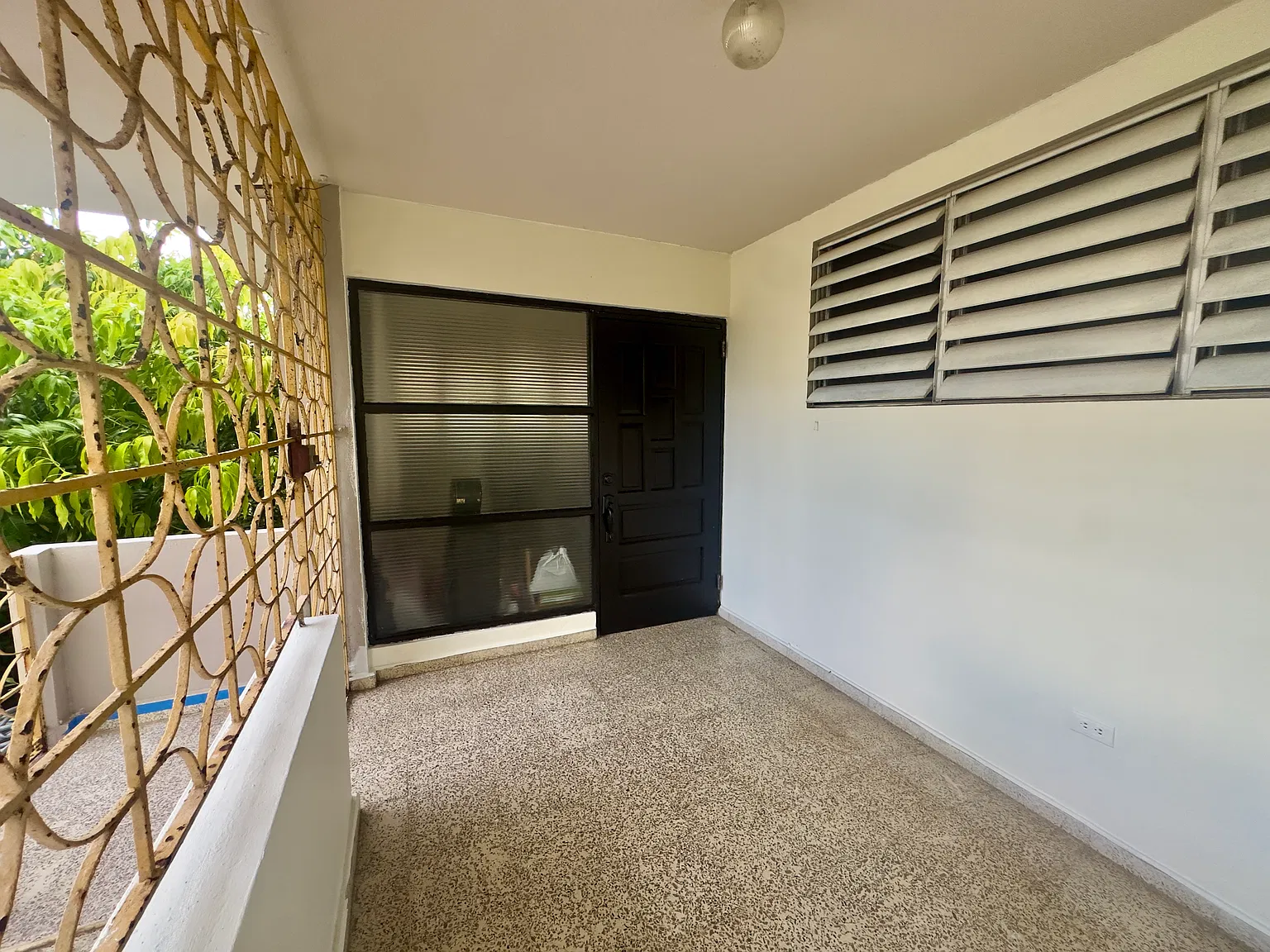 2 bed, 955 sqft, $1,400 — Photo 3