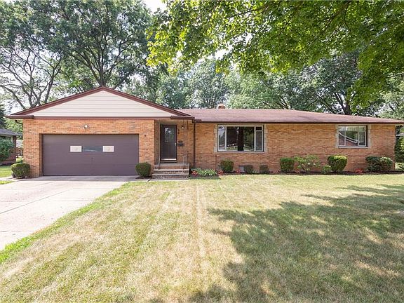 2nd image of 3020 Holly Ln