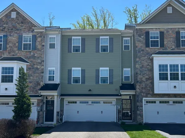 154 Graystone Dr, Trevose, PA 19053