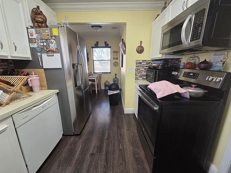 5975 Forest Hill Blvd — Photo 4