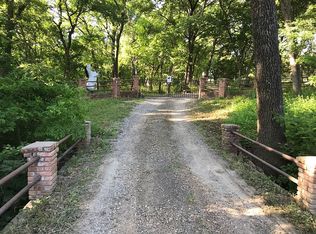 1045 Whitaker Rd, Van Alstyne, TX 75495