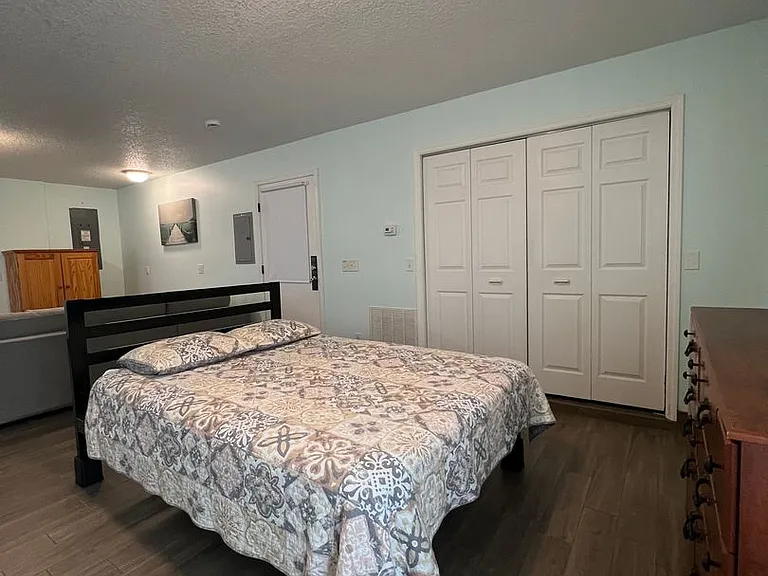 5706 Palmetto Dr — Photo 8
