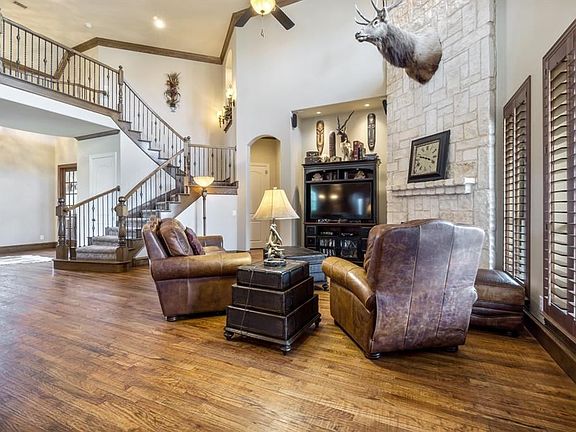 3rd image of 267 Partridge Dr