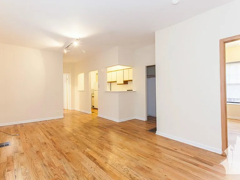 654 W Cornelia Ave #2 — Photo 8
