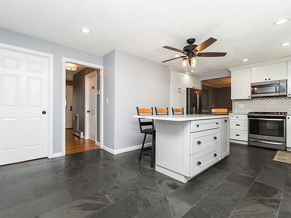 5th image of 63 Bow St