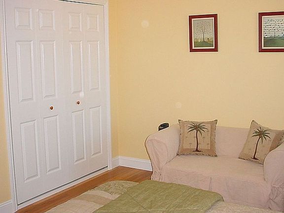 5th image of 2243 Hicks Ave
