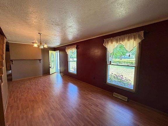 3rd image of 1727 Morgantown Rd