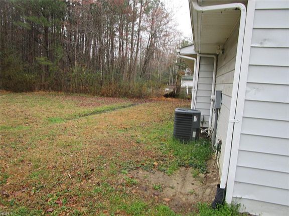 5th image of 1771 Airport Rd