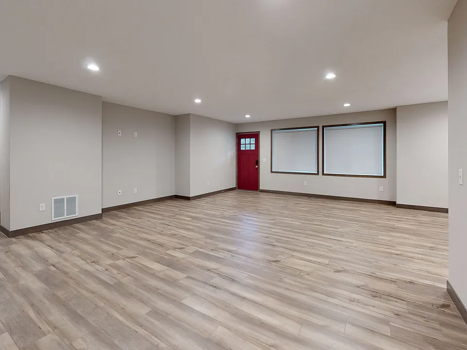 1022 12th Ave SE