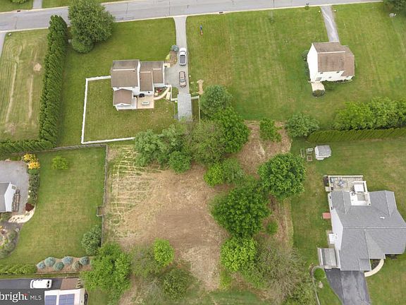 2nd image of 3193 Horseshoe Park