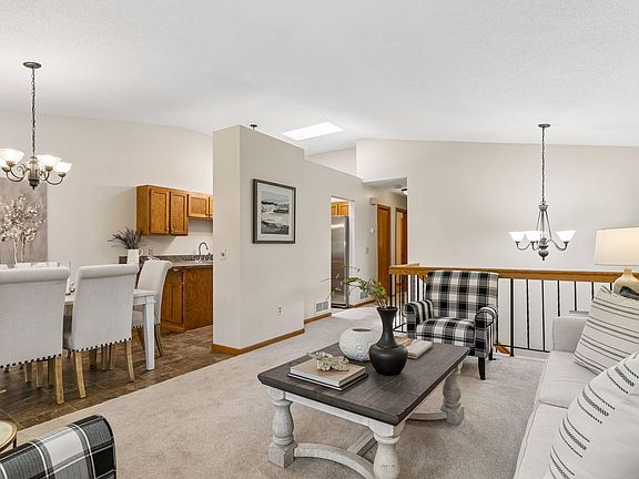 5th image of 1015 Aston Cir