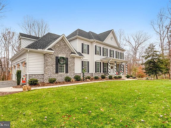 5th image of 14000 Meades Ct