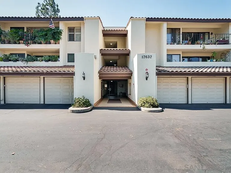 17637 Pomerado Rd #123 — Photo 43