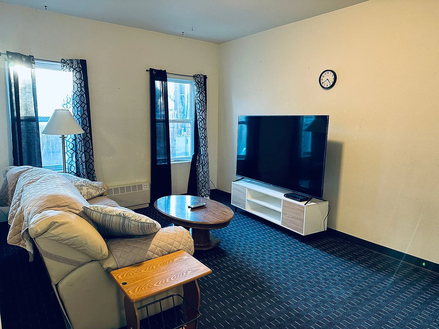 Near Hospitals: All Utilities Included 2 Bedroom (even WiFi & Cable TV!) — Photo 2