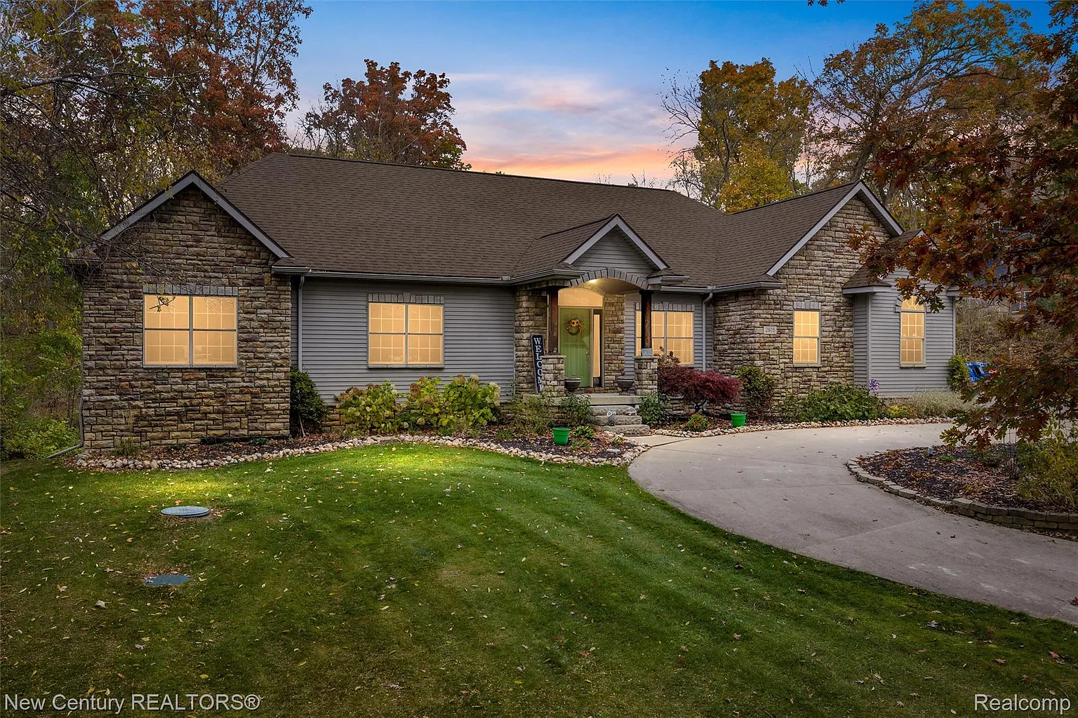 2805 Acorn Ln photo 1