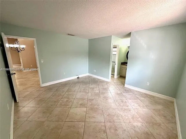 2514 SW 138th Ave — Photo 8