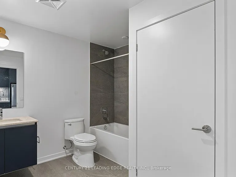 395 Dundas St W #614 — Photo 2