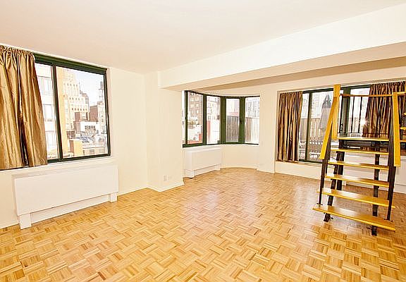 3rd image of 275 Greenwich St APT 10M