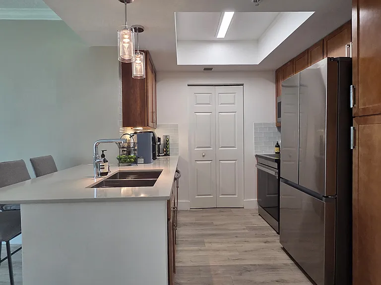 2000 N Bayshore Dr #507 — Photo 11