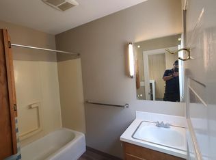 536 NE C St, College Place, WA 99324